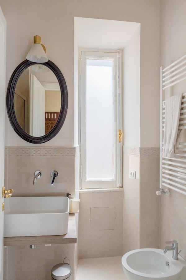 Romantica With Balcony Near San Giovanni Appartement *