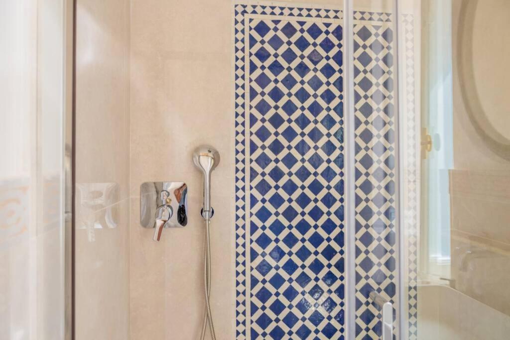Appartement Romantica With Balcony Near San Giovanni